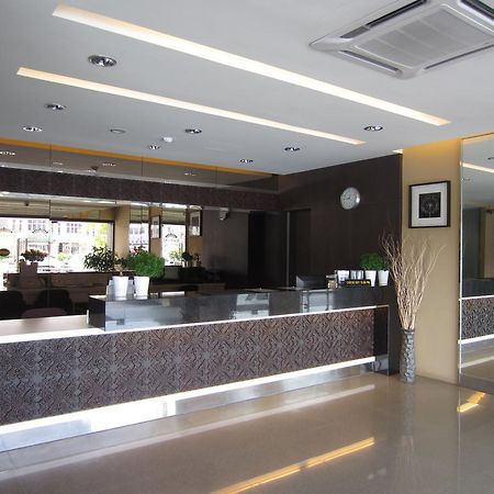 Radiant Hotel Sitiawan Dış mekan fotoğraf