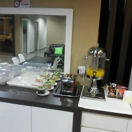 Radiant Hotel Sitiawan Dış mekan fotoğraf