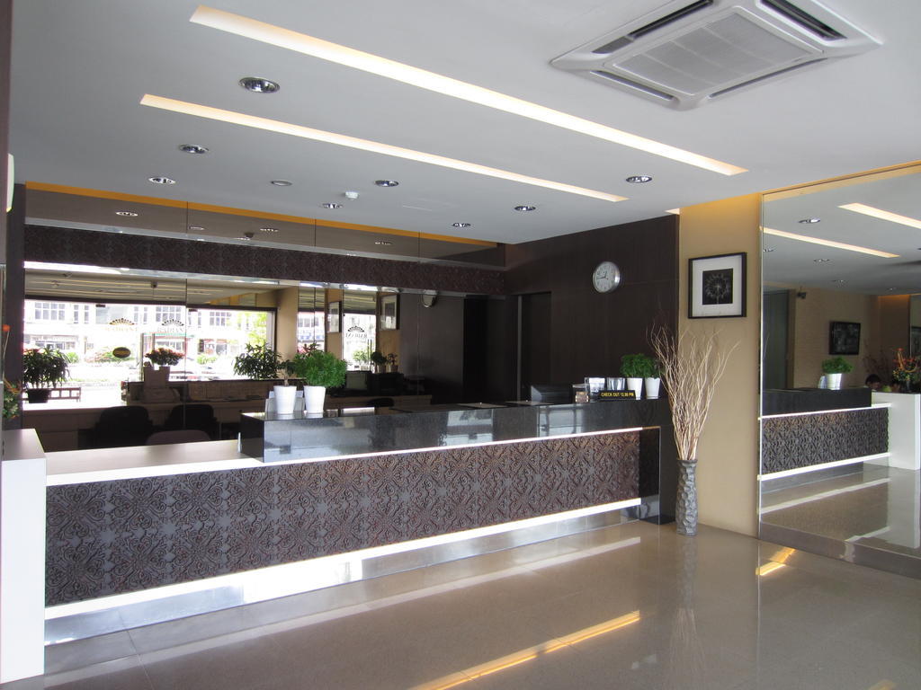 Radiant Hotel Sitiawan Dış mekan fotoğraf