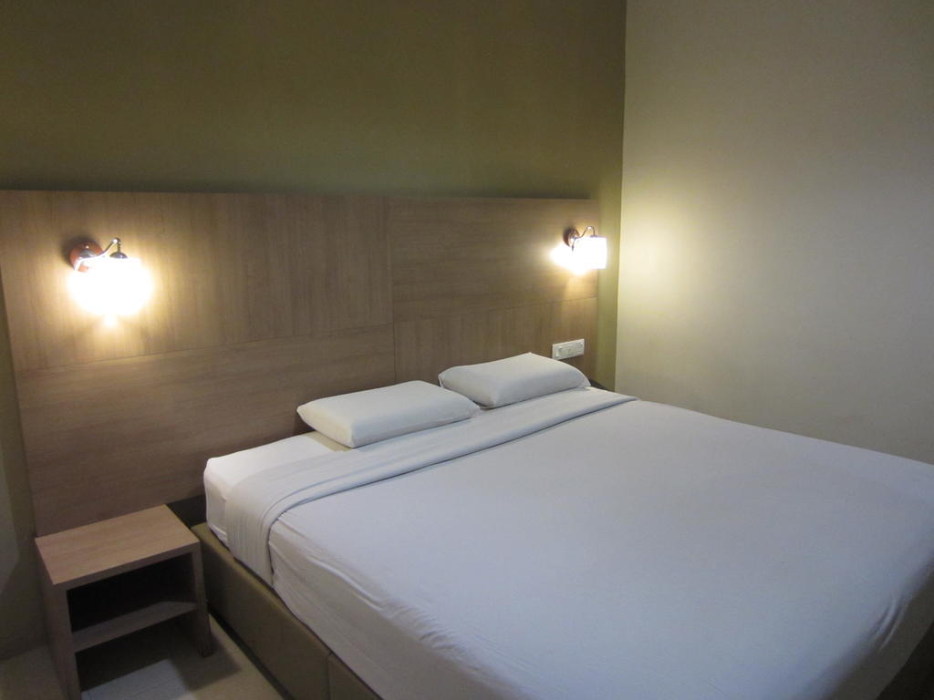 Radiant Hotel Sitiawan Oda fotoğraf