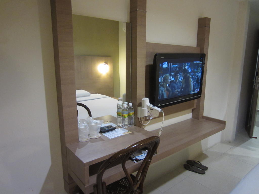Radiant Hotel Sitiawan Oda fotoğraf