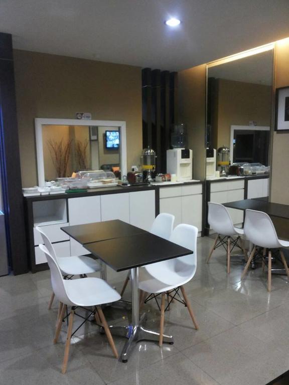 Radiant Hotel Sitiawan Dış mekan fotoğraf